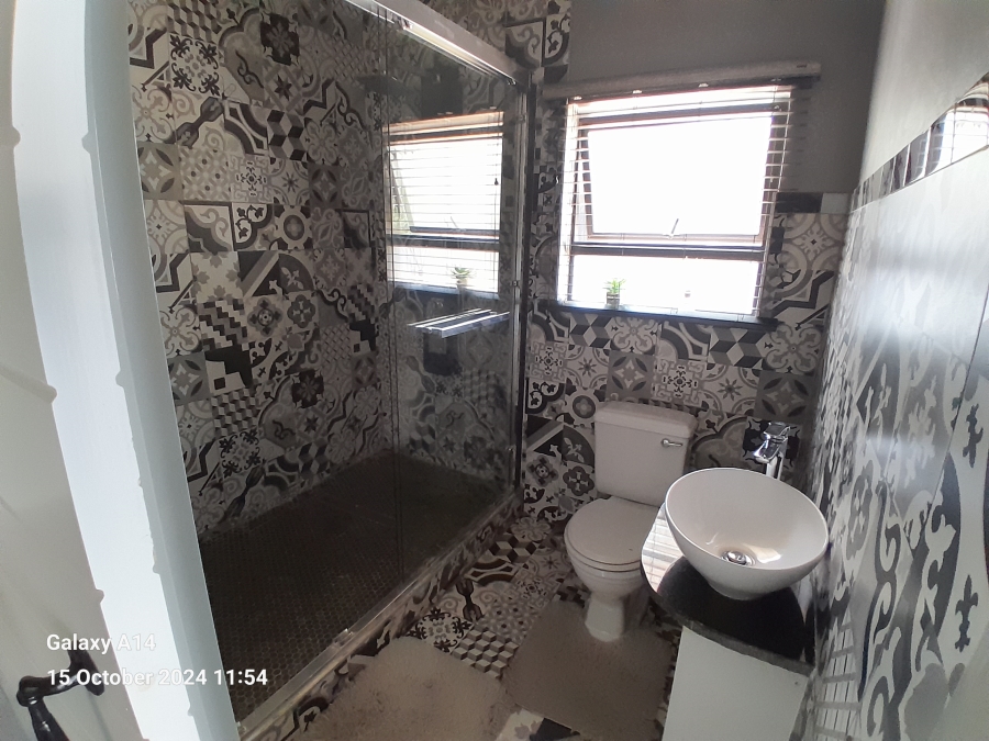 6 Bedroom Property for Sale in Protea Park North West